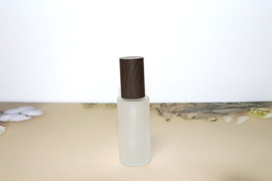 Garrafas cosméticas de vidro Tipo de fecho de tampa de parafuso para soluções de embalagem transparentes